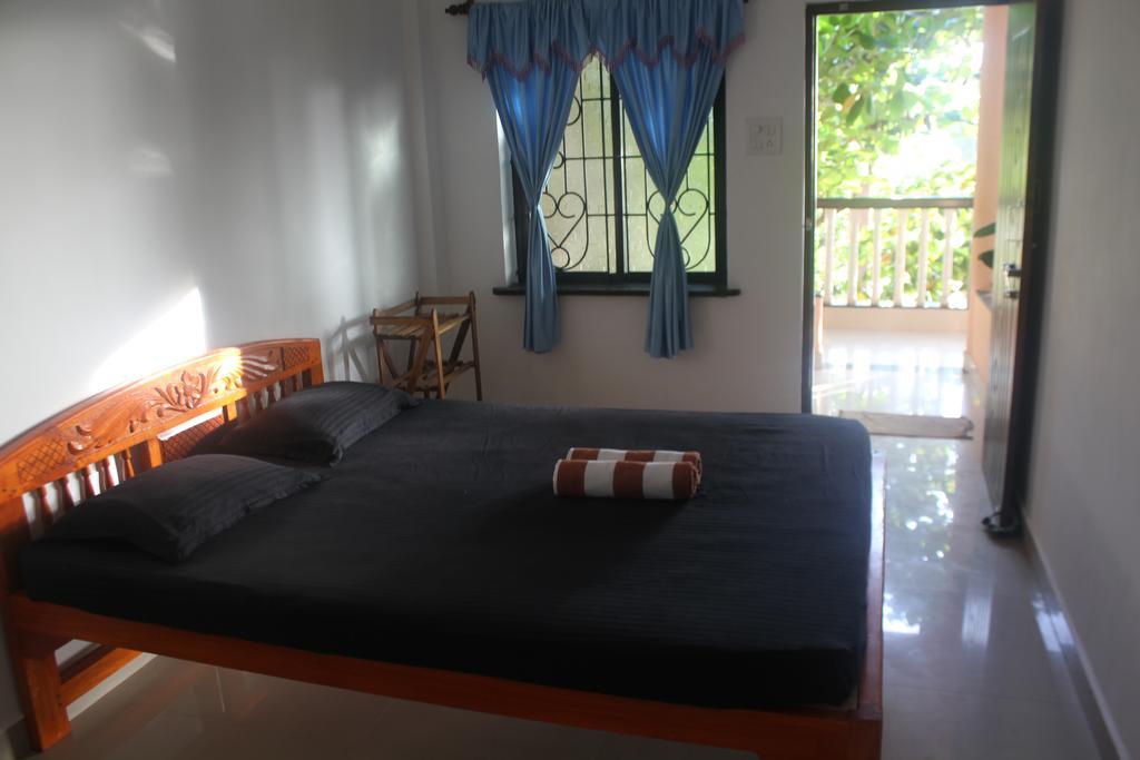 Cactus Guesthouse อารัมบล ภายนอก รูปภาพ