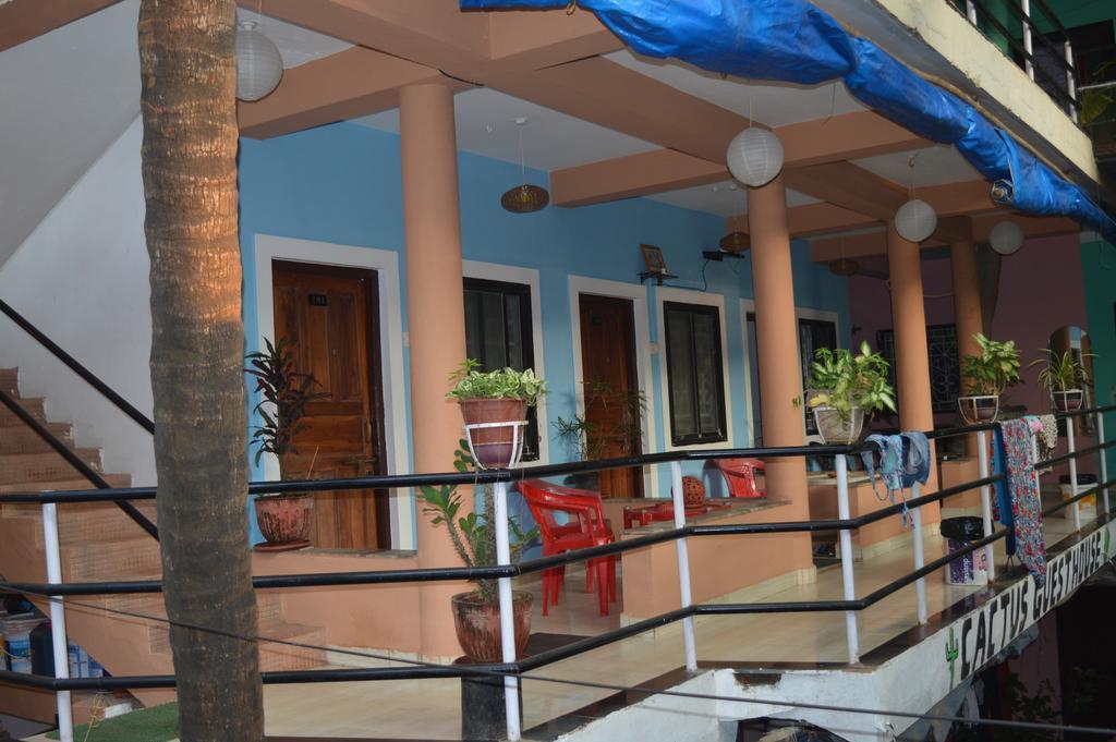 Cactus Guesthouse อารัมบล ภายนอก รูปภาพ