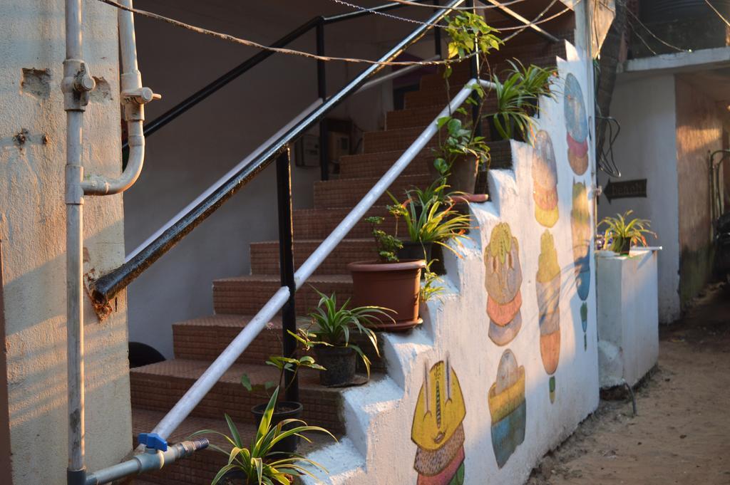Cactus Guesthouse อารัมบล ภายนอก รูปภาพ