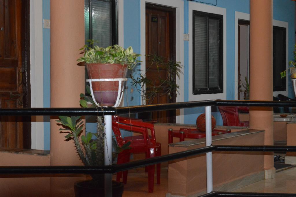 Cactus Guesthouse อารัมบล ภายนอก รูปภาพ