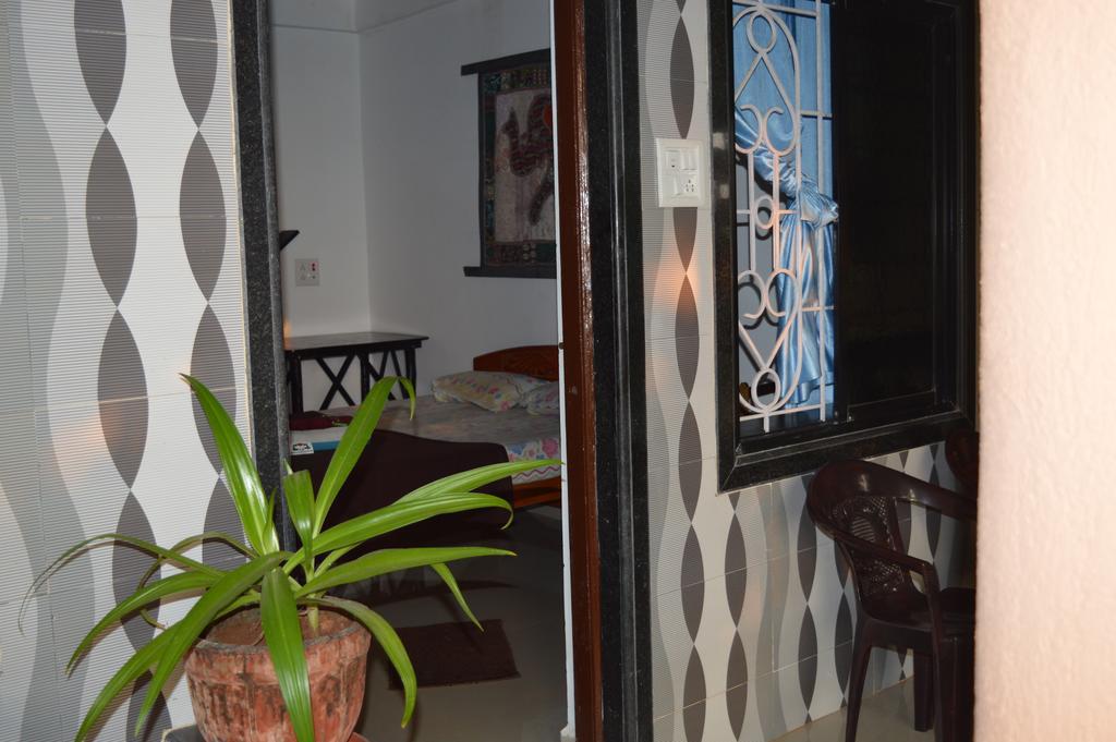 Cactus Guesthouse อารัมบล ภายนอก รูปภาพ