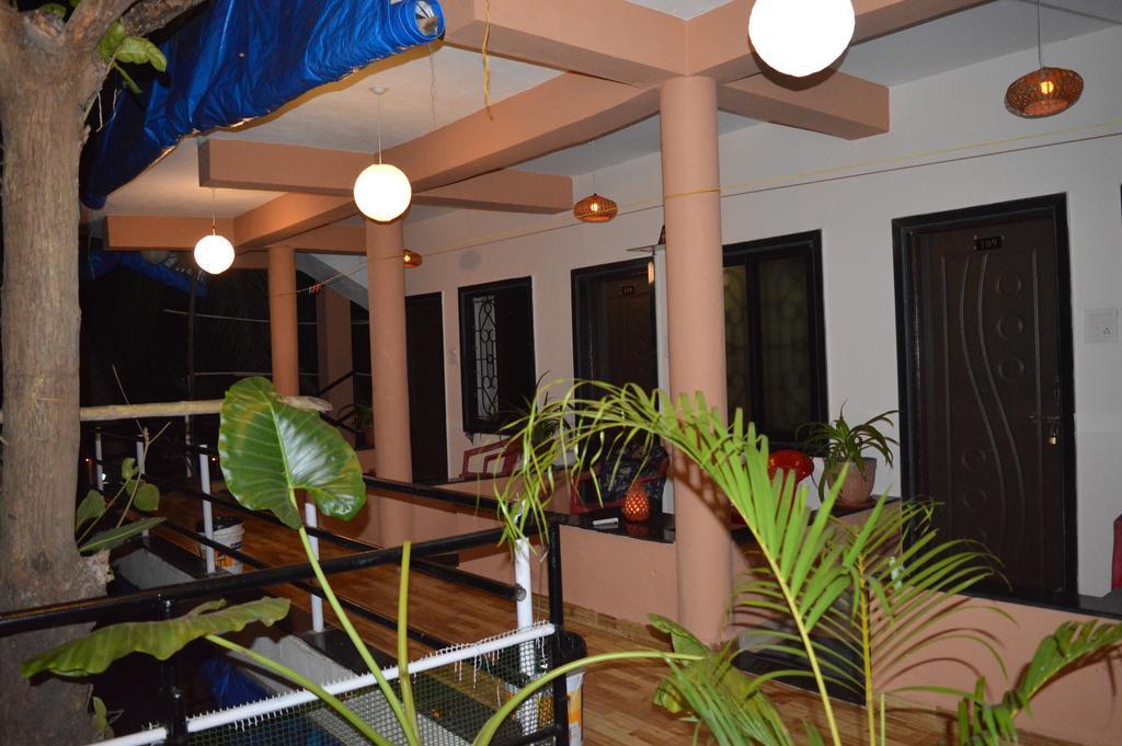 Cactus Guesthouse อารัมบล ภายนอก รูปภาพ