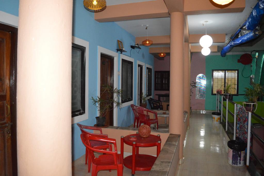 Cactus Guesthouse อารัมบล ภายนอก รูปภาพ