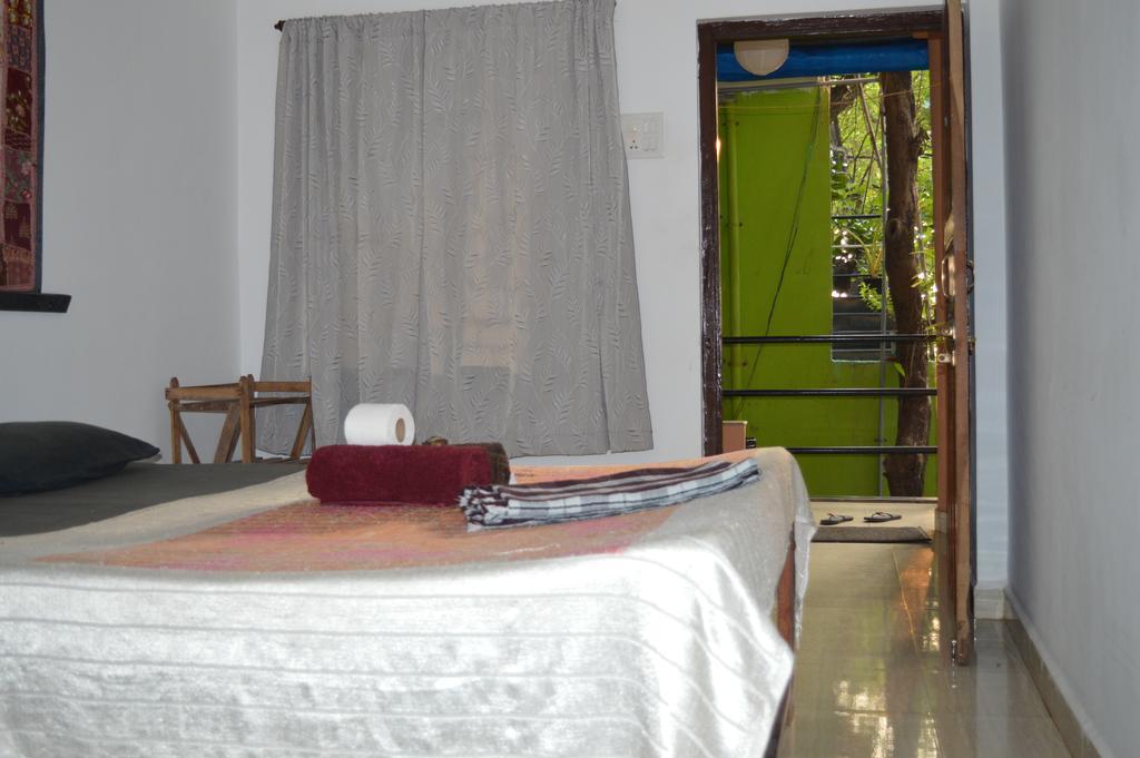 Cactus Guesthouse อารัมบล ภายนอก รูปภาพ